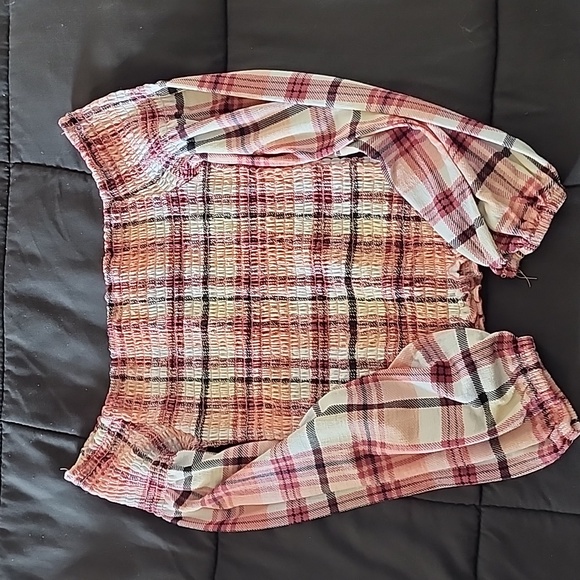 Top - Picture 2 of 2